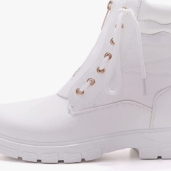 WEEKEND SALE ONLY Winter White Waterproof Booties. New - Picture 2 of 3